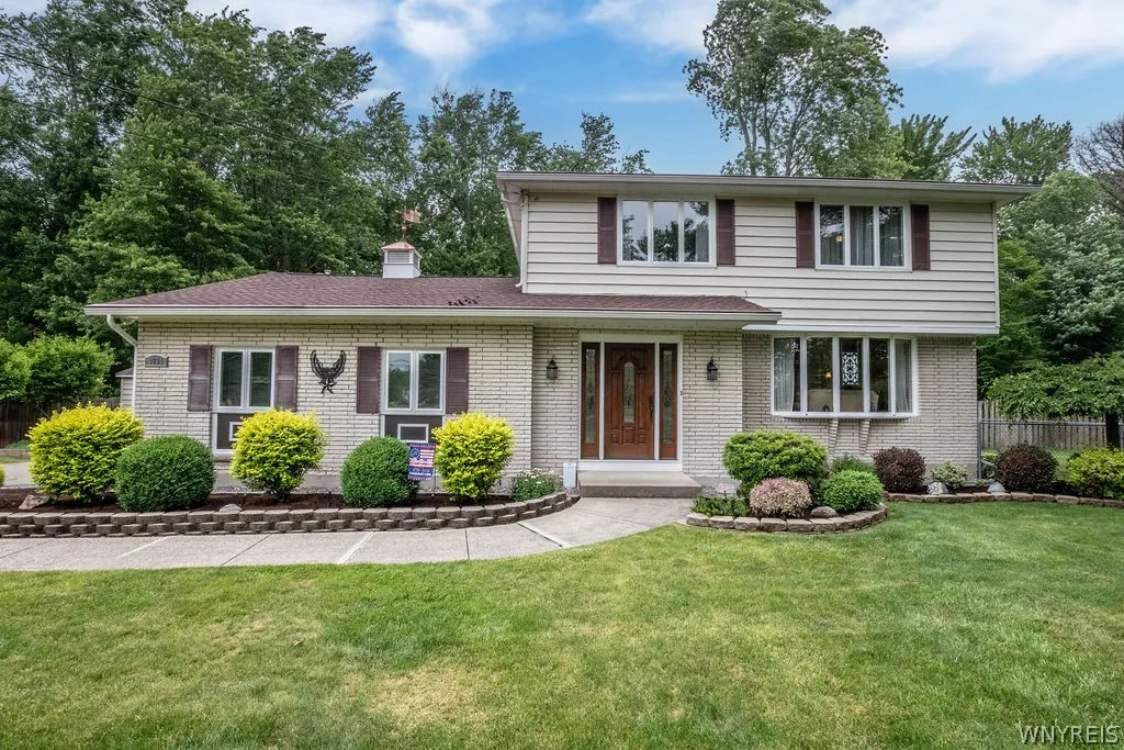 1631 Huth Road, Grand Island, New York 14072, Grand Island, New York 14072, 3 Bedroom Bedrooms, 11 Room Rooms,1 BathroomBathrooms,Residential,Closed,1631 Huth Road, Grand Island, New York 14072,0,B1688859