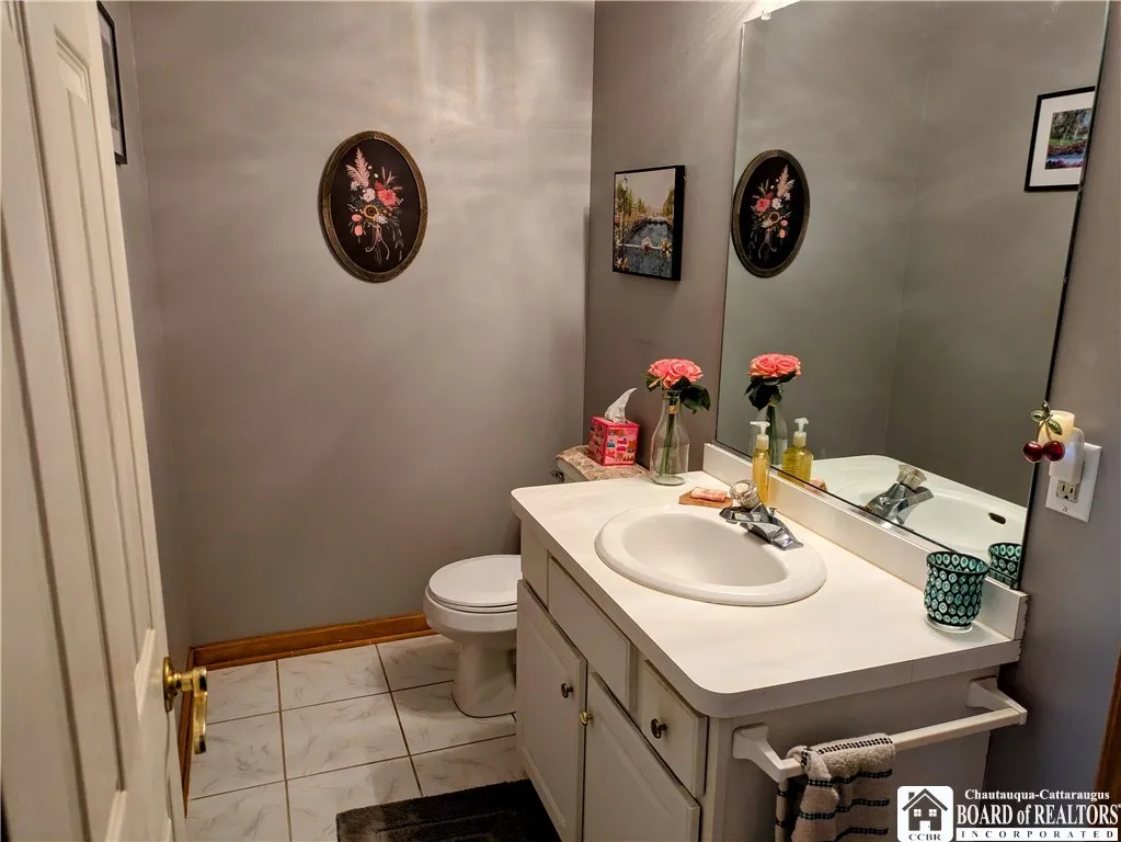 109 Sandpiper Lane, Grand Island, New York 14072, Grand Island, New York 14072, 5 Bedrooms Bedrooms, 9 Rooms Rooms,2 BathroomsBathrooms,Residential,For Sale,109 Sandpiper Lane, Grand Island, New York 14072,0,R1690146