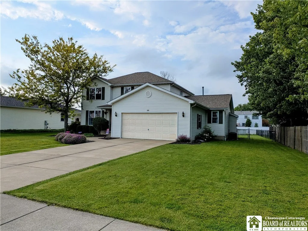 109 Sandpiper Lane, Grand Island, New York 14072, Grand Island, New York 14072, 5 Bedrooms Bedrooms, 9 Rooms Rooms,2 BathroomsBathrooms,Residential,For Sale,109 Sandpiper Lane, Grand Island, New York 14072,0,R1690146