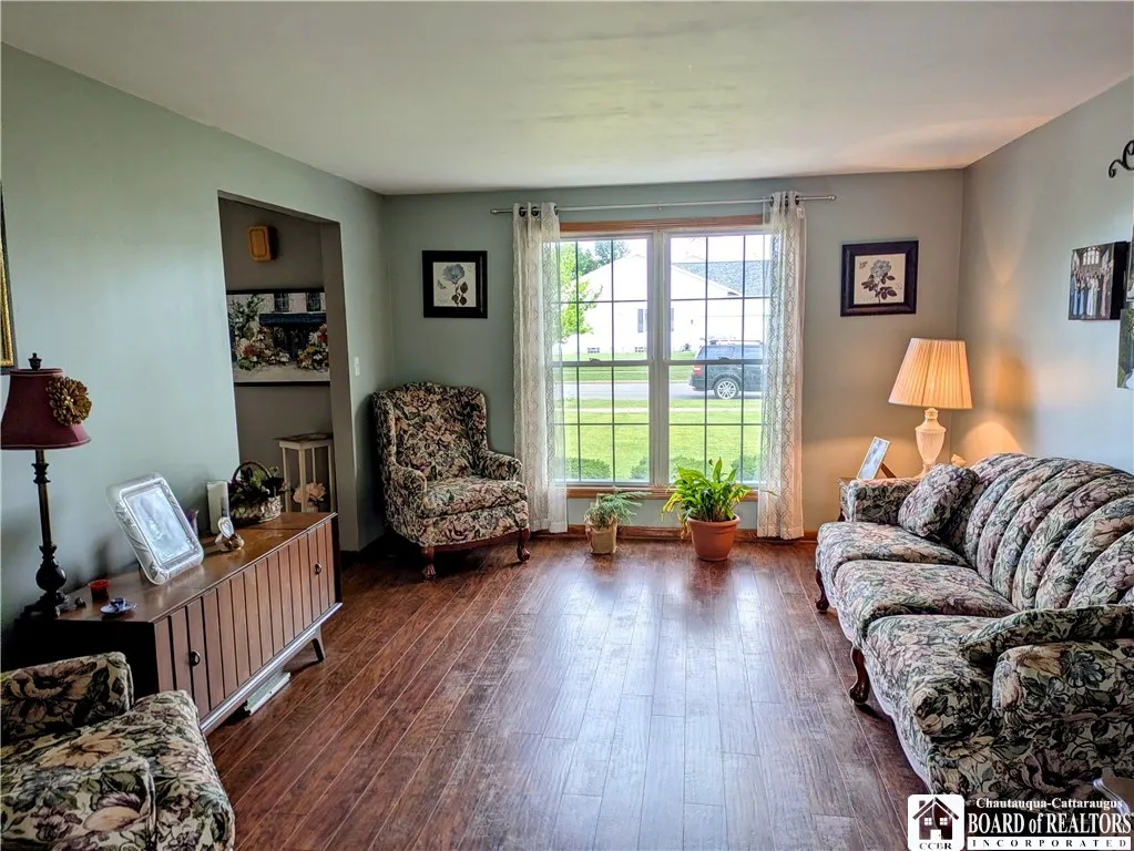 109 Sandpiper Lane, Grand Island, New York 14072, Grand Island, New York 14072, 5 Bedrooms Bedrooms, 9 Rooms Rooms,2 BathroomsBathrooms,Residential,For Sale,109 Sandpiper Lane, Grand Island, New York 14072,0,R1690146