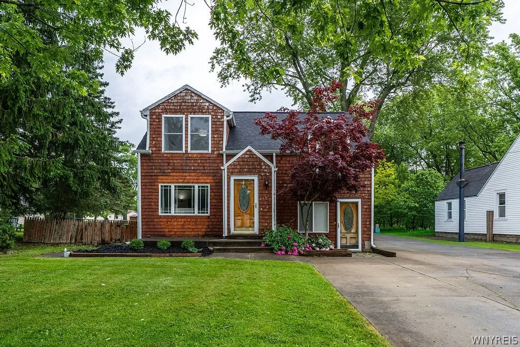 1772 Center Road, West Seneca, New York 14224, West Seneca, New York 14224, 3 Bedroom Bedrooms, 6 Room Rooms,1 BathroomBathrooms,Residential,Closed,1772 Center Road, West Seneca, New York 14224,0,B1683345