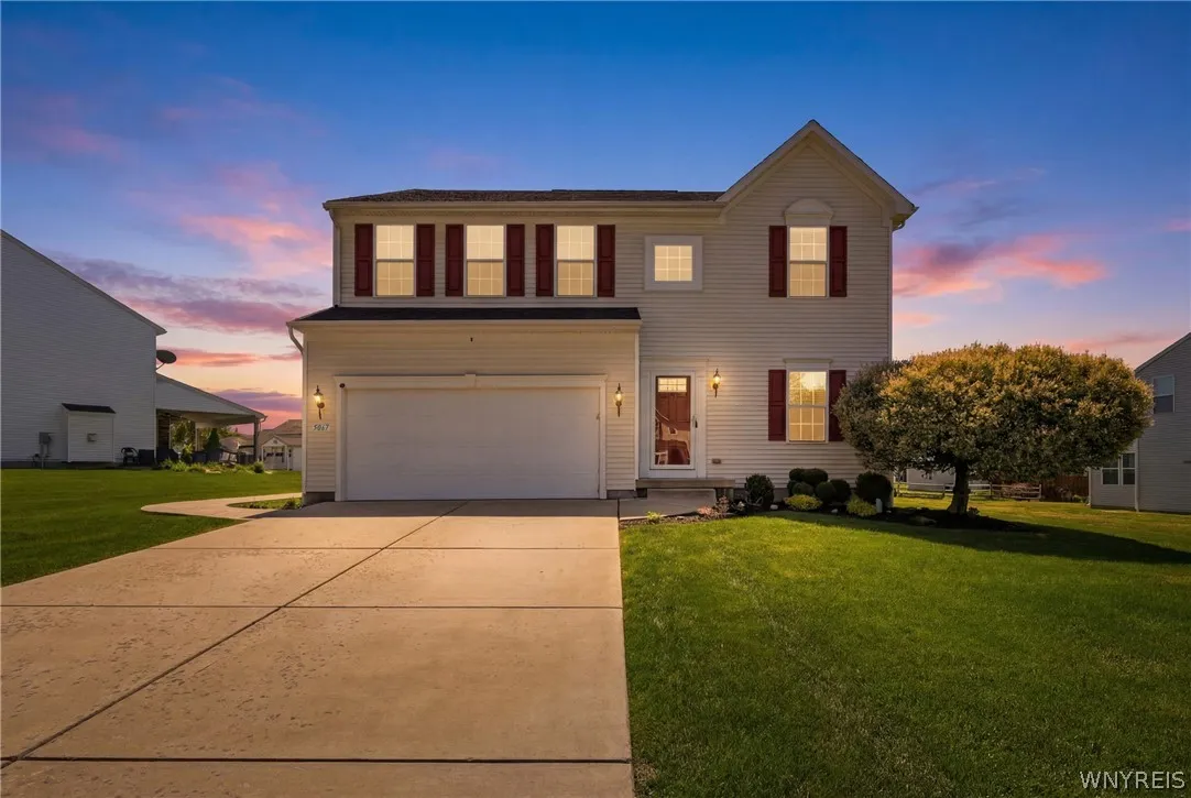 5067 Woodway Court, Hamburg, New York 14075, Hamburg, New York 14075, 4 Bedroom Bedrooms, 10 Room Rooms,2 BathroomBathrooms,Residential,Closed,5067 Woodway Court, Hamburg, New York 14075,0,B1690224