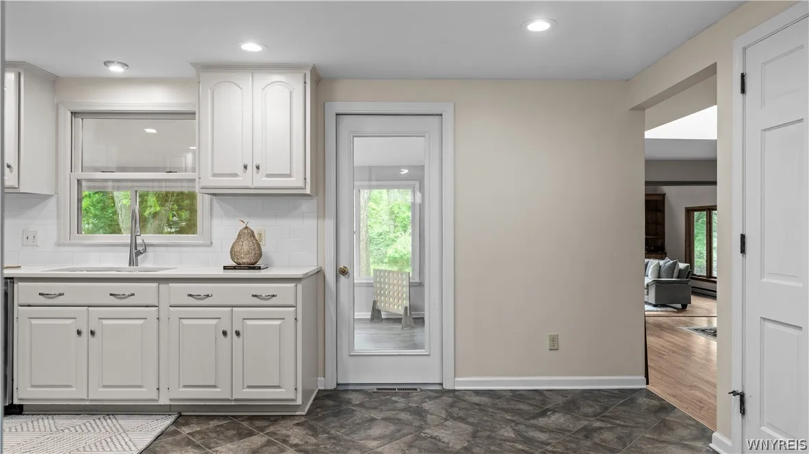 6 Stonehenge Court, Orchard Park, New York 14127, Orchard Park, New York 14127, 4 Bedrooms Bedrooms, 9 Rooms Rooms,2 BathroomsBathrooms,Residential,For Sale,6 Stonehenge Court, Orchard Park, New York 14127,0,B1690101