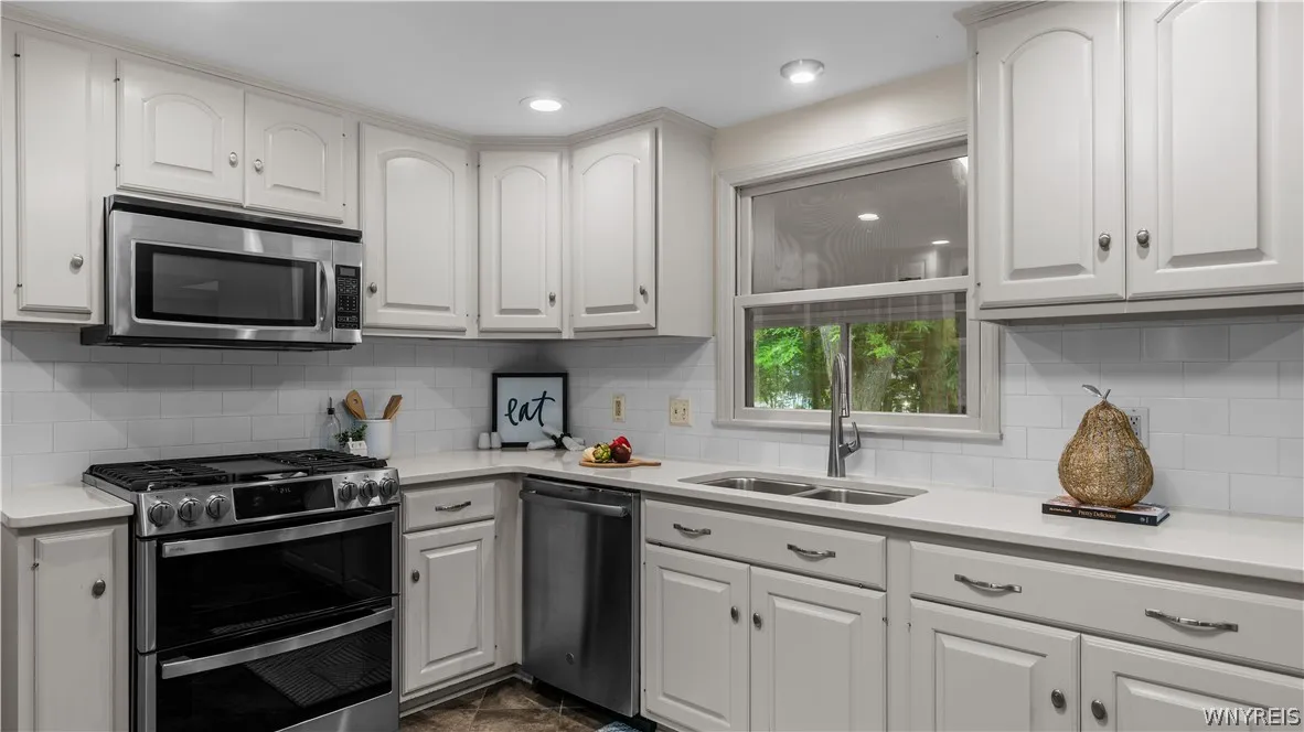 6 Stonehenge Court, Orchard Park, New York 14127, Orchard Park, New York 14127, 4 Bedrooms Bedrooms, 9 Rooms Rooms,2 BathroomsBathrooms,Residential,For Sale,6 Stonehenge Court, Orchard Park, New York 14127,0,B1690101