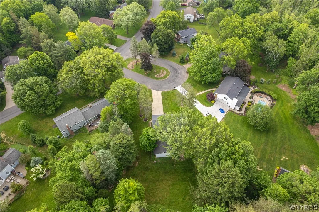 6 Stonehenge Court, Orchard Park, New York 14127, Orchard Park, New York 14127, 4 Bedrooms Bedrooms, 9 Rooms Rooms,2 BathroomsBathrooms,Residential,For Sale,6 Stonehenge Court, Orchard Park, New York 14127,0,B1690101