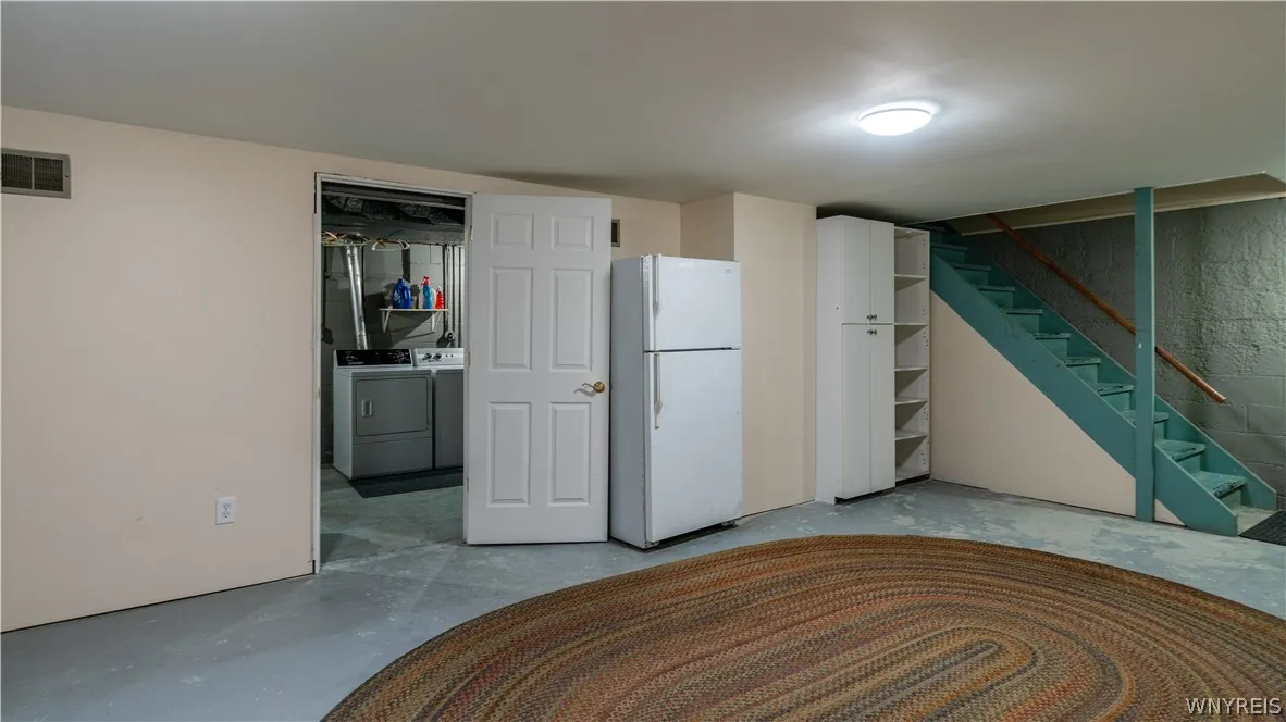 6 Stonehenge Court, Orchard Park, New York 14127, Orchard Park, New York 14127, 4 Bedrooms Bedrooms, 9 Rooms Rooms,2 BathroomsBathrooms,Residential,For Sale,6 Stonehenge Court, Orchard Park, New York 14127,0,B1690101