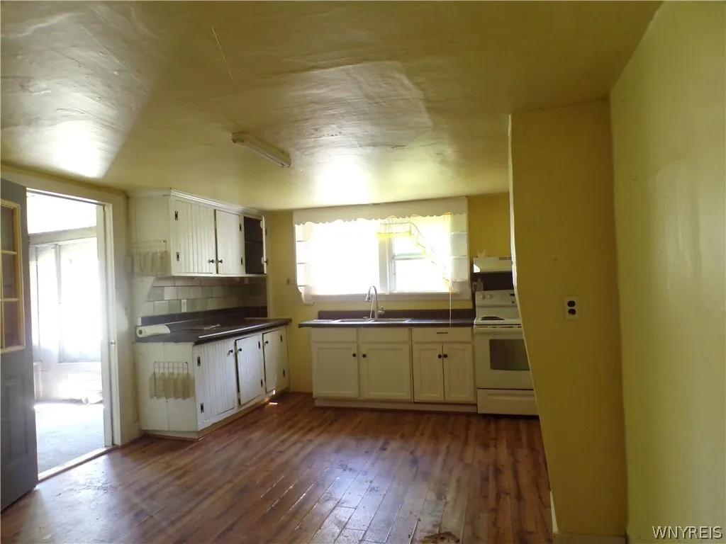 916 Maple Street, Independence, New York 14897, Independence, New York 14897, 4 Bedrooms Bedrooms, 9 Rooms Rooms,1 BathroomBathrooms,Residential,For Sale,916 Maple Street, Independence, New York 14897,0,B1690500