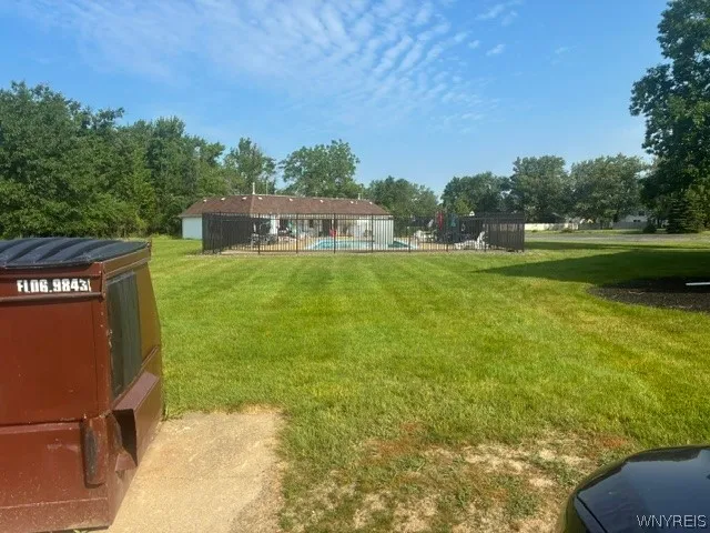 Poll and Clubhouse