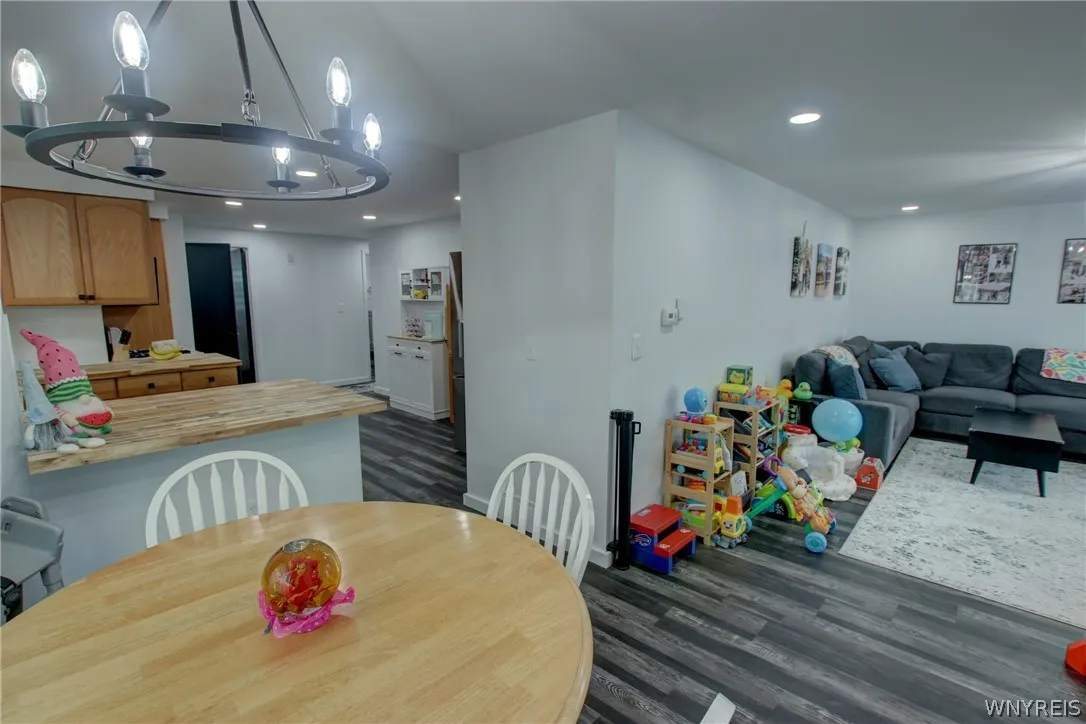 5365 Lake Avenue, Orchard Park, New York 14127, Orchard Park, New York 14127, 3 Bedrooms Bedrooms, 7 Rooms Rooms,1 BathroomBathrooms,Residential,For Sale,5365 Lake Avenue, Orchard Park, New York 14127,0,B1690182