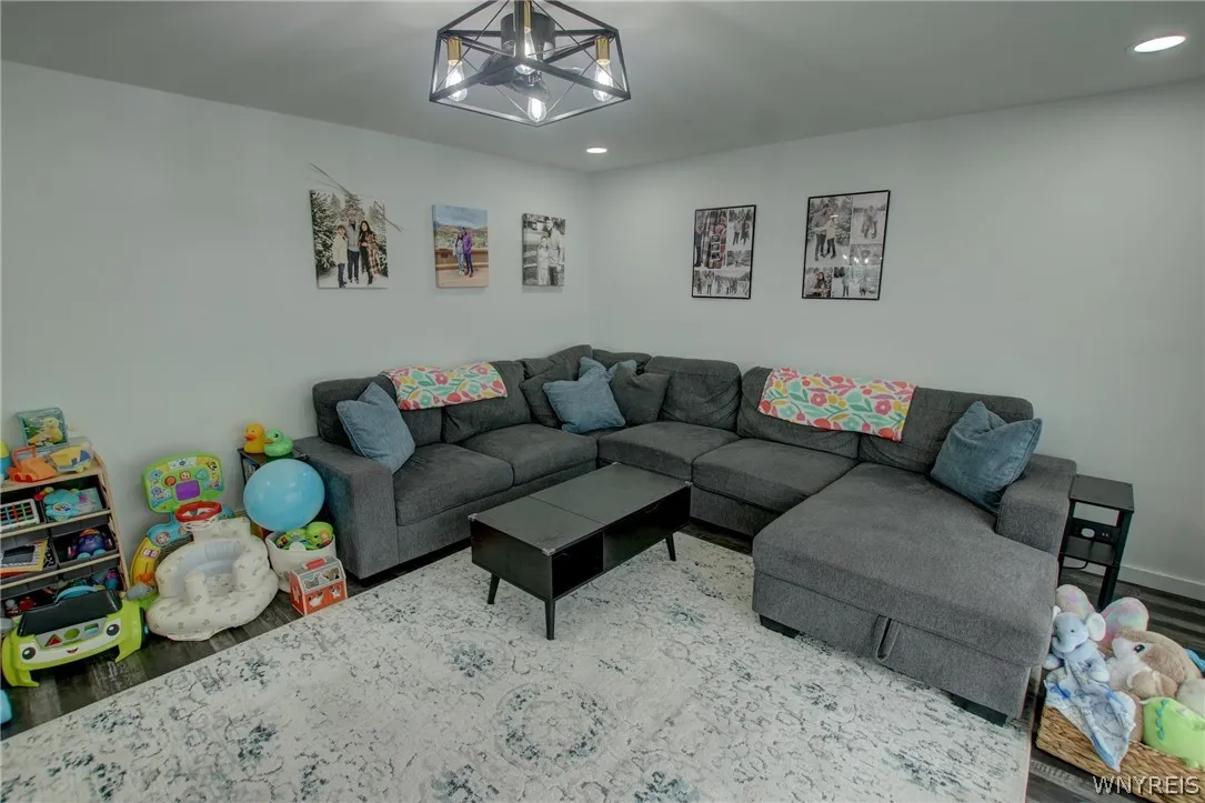 5365 Lake Avenue, Orchard Park, New York 14127, Orchard Park, New York 14127, 3 Bedrooms Bedrooms, 7 Rooms Rooms,1 BathroomBathrooms,Residential,For Sale,5365 Lake Avenue, Orchard Park, New York 14127,0,B1690182