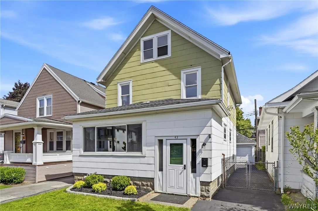 43 Flower Street, Buffalo, New York 14214, Buffalo, New York 14214, 3 Bedroom Bedrooms, 8 Room Rooms,1 BathroomBathrooms,Residential,Closed,43 Flower Street, Buffalo, New York 14214,0,B1686853