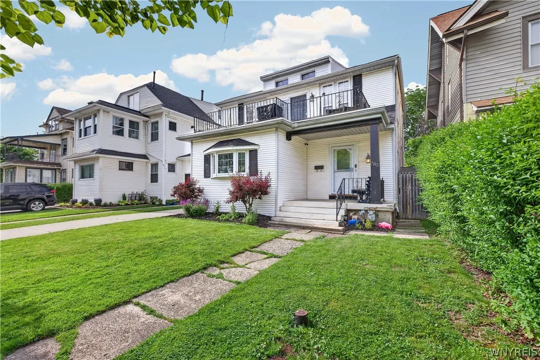 785 Crescent Avenue, Buffalo, New York 14216, Buffalo, New York 14216, 4 Bedrooms Bedrooms, 13 Rooms Rooms,3 BathroomsBathrooms,Residential,For Sale,785 Crescent Avenue, Buffalo, New York 14216,0,B1690594