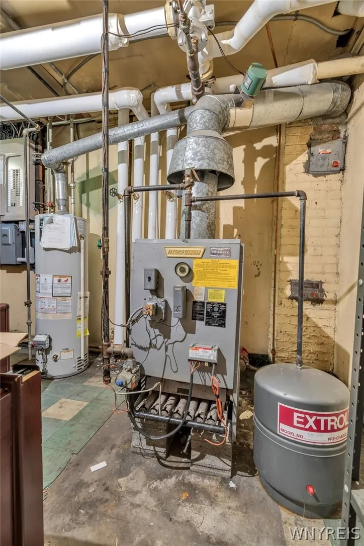 2740 Main Street, Buffalo, New York 14214, Buffalo, New York 14214, 3 Bedrooms Bedrooms, 16 Rooms Rooms,2 BathroomsBathrooms,Residential,For Sale,2740 Main Street, Buffalo, New York 14214,0,B1689229