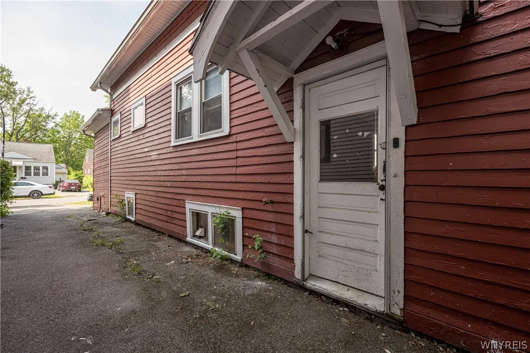 223 Merrimac Street, Buffalo, New York 14214, Buffalo, New York 14214, 5 Bedrooms Bedrooms, 8 Rooms Rooms,2 BathroomsBathrooms,Residential,For Sale,223 Merrimac Street, Buffalo, New York 14214,0,B1689249