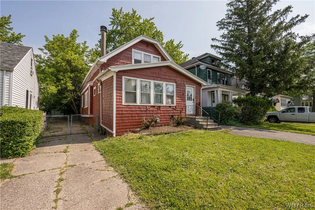223 Merrimac Street, Buffalo, New York 14214, Buffalo, New York 14214, 5 Bedrooms Bedrooms, 8 Rooms Rooms,2 BathroomsBathrooms,Residential,For Sale,223 Merrimac Street, Buffalo, New York 14214,0,B1689249