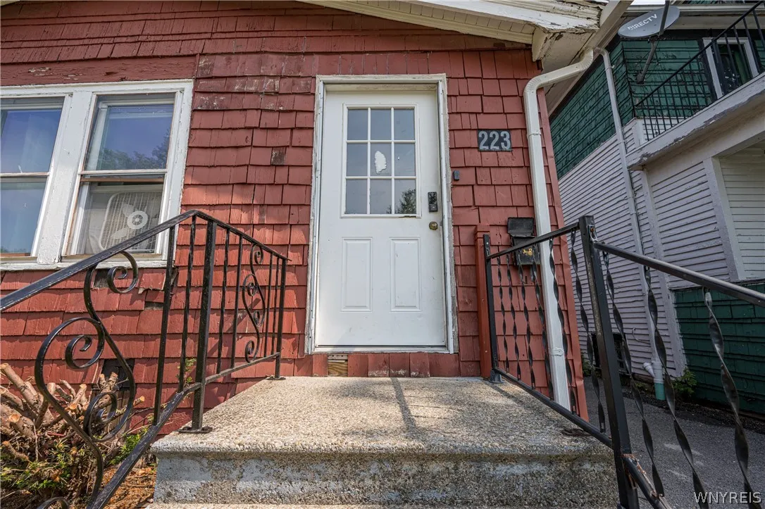 223 Merrimac Street, Buffalo, New York 14214, Buffalo, New York 14214, 5 Bedrooms Bedrooms, 8 Rooms Rooms,2 BathroomsBathrooms,Residential,For Sale,223 Merrimac Street, Buffalo, New York 14214,0,B1689249