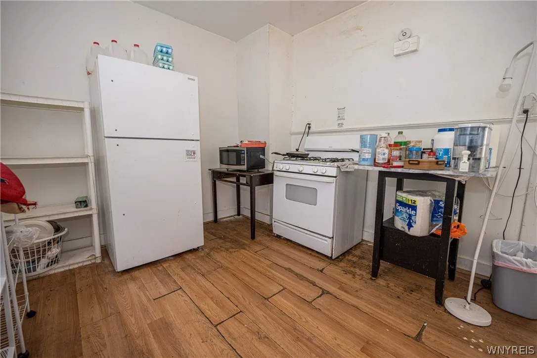 223 Merrimac Street, Buffalo, New York 14214, Buffalo, New York 14214, 5 Bedrooms Bedrooms, 8 Rooms Rooms,2 BathroomsBathrooms,Residential,For Sale,223 Merrimac Street, Buffalo, New York 14214,0,B1689249