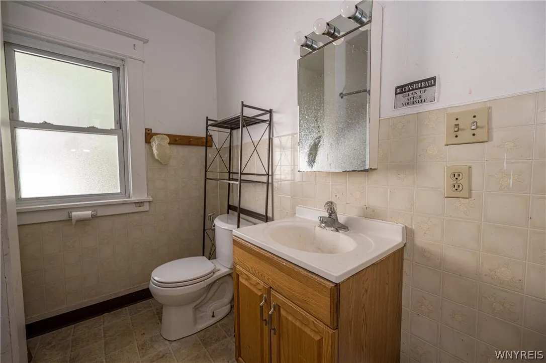 223 Merrimac Street, Buffalo, New York 14214, Buffalo, New York 14214, 5 Bedrooms Bedrooms, 8 Rooms Rooms,2 BathroomsBathrooms,Residential,For Sale,223 Merrimac Street, Buffalo, New York 14214,0,B1689249