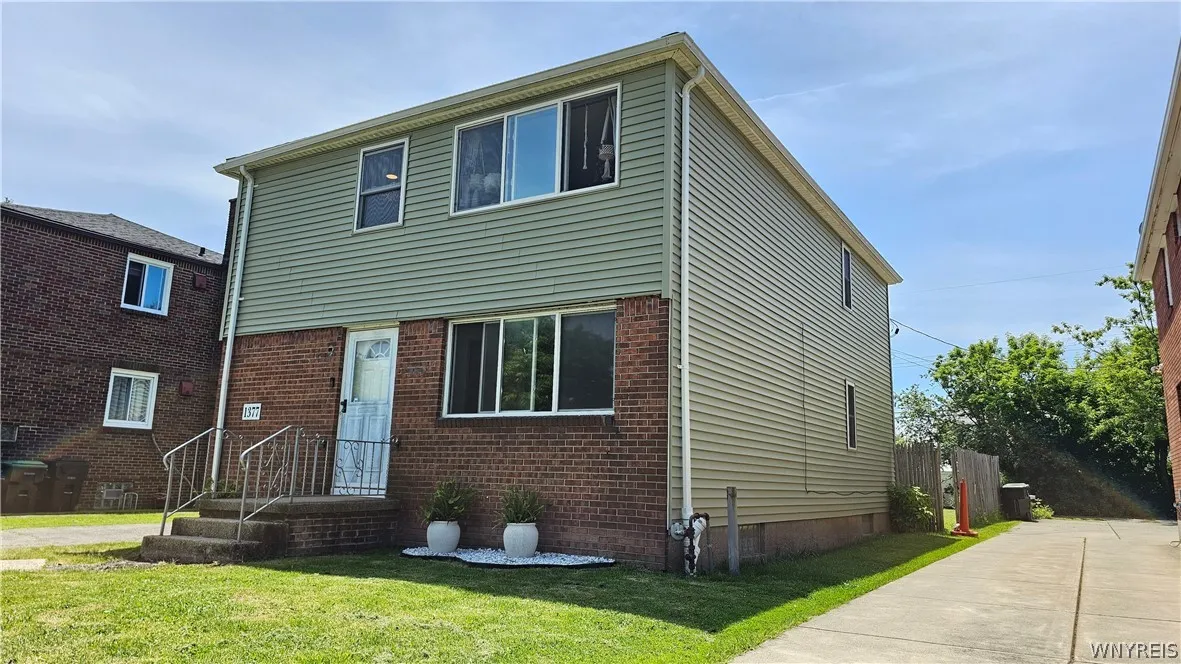 1377 Sheridan Drive Upper, Tonawanda, New York 142, Tonawanda, New York 14217, 2 Bedrooms Bedrooms, 4 Rooms Rooms,1 BathroomBathrooms,Residential Lease,Closed,1377 Sheridan Drive Upper, Tonawanda, New York 142,0,B1690917