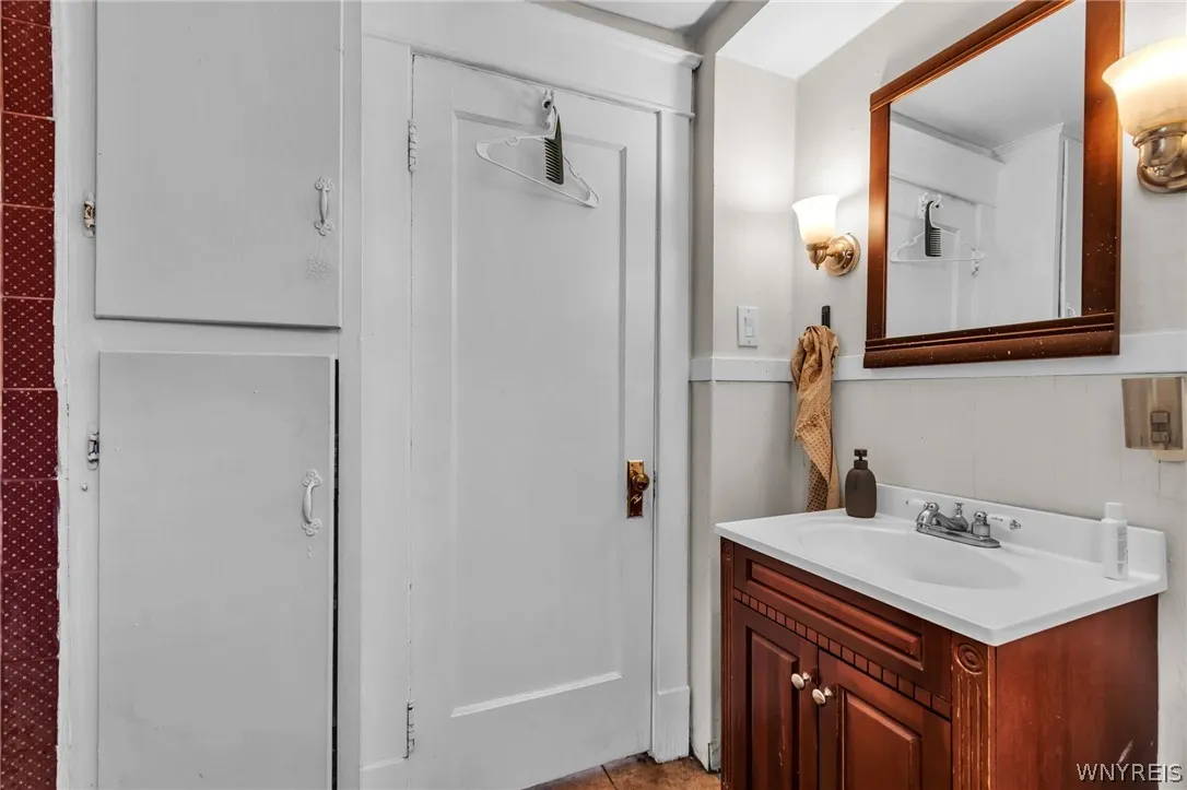 44 West Winspear Avenue S, Buffalo, New York 14214, Buffalo, New York 14214, 6 Bedrooms Bedrooms, 12 Rooms Rooms,3 BathroomsBathrooms,Residential,For Sale,44 West Winspear Avenue S, Buffalo, New York 14214,0,B1685015