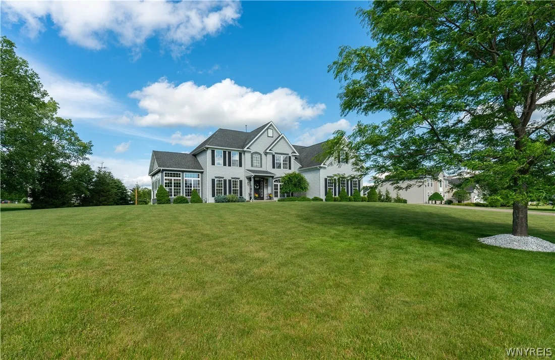 17 Graystone Lane, Orchard Park, New York 14127, Orchard Park, New York 14127, 4 Bedrooms Bedrooms, 12 Rooms Rooms,2 BathroomsBathrooms,Residential,For Sale,17 Graystone Lane, Orchard Park, New York 14127,0,B1691246