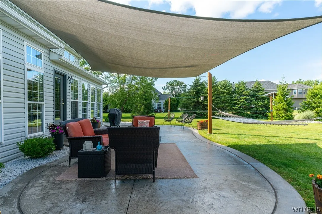 17 Graystone Lane, Orchard Park, New York 14127, Orchard Park, New York 14127, 4 Bedrooms Bedrooms, 12 Rooms Rooms,2 BathroomsBathrooms,Residential,For Sale,17 Graystone Lane, Orchard Park, New York 14127,0,B1691246