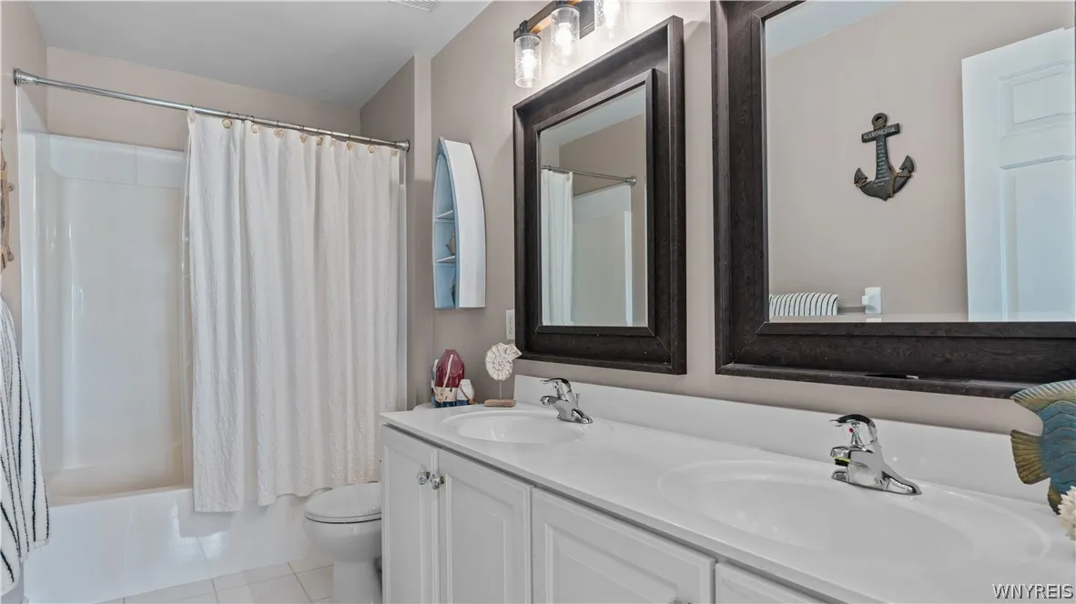 17 Graystone Lane, Orchard Park, New York 14127, Orchard Park, New York 14127, 4 Bedrooms Bedrooms, 12 Rooms Rooms,2 BathroomsBathrooms,Residential,For Sale,17 Graystone Lane, Orchard Park, New York 14127,0,B1691246