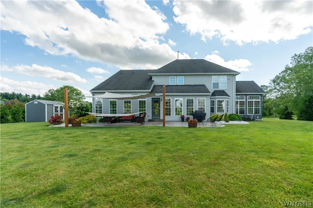 17 Graystone Lane, Orchard Park, New York 14127, Orchard Park, New York 14127, 4 Bedrooms Bedrooms, 12 Rooms Rooms,2 BathroomsBathrooms,Residential,For Sale,17 Graystone Lane, Orchard Park, New York 14127,0,B1691246