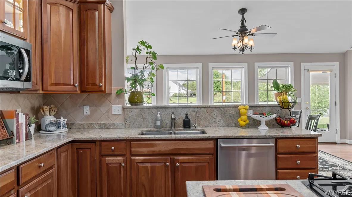 17 Graystone Lane, Orchard Park, New York 14127, Orchard Park, New York 14127, 4 Bedrooms Bedrooms, 12 Rooms Rooms,2 BathroomsBathrooms,Residential,For Sale,17 Graystone Lane, Orchard Park, New York 14127,0,B1691246