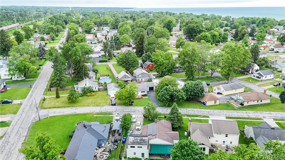 4470 Stratford, Hamburg, New York 14075, Hamburg, New York 14075, 2 Bedrooms Bedrooms, 8 Rooms Rooms,1 BathroomBathrooms,Residential,For Sale,4470 Stratford, Hamburg, New York 14075,0,B1689756