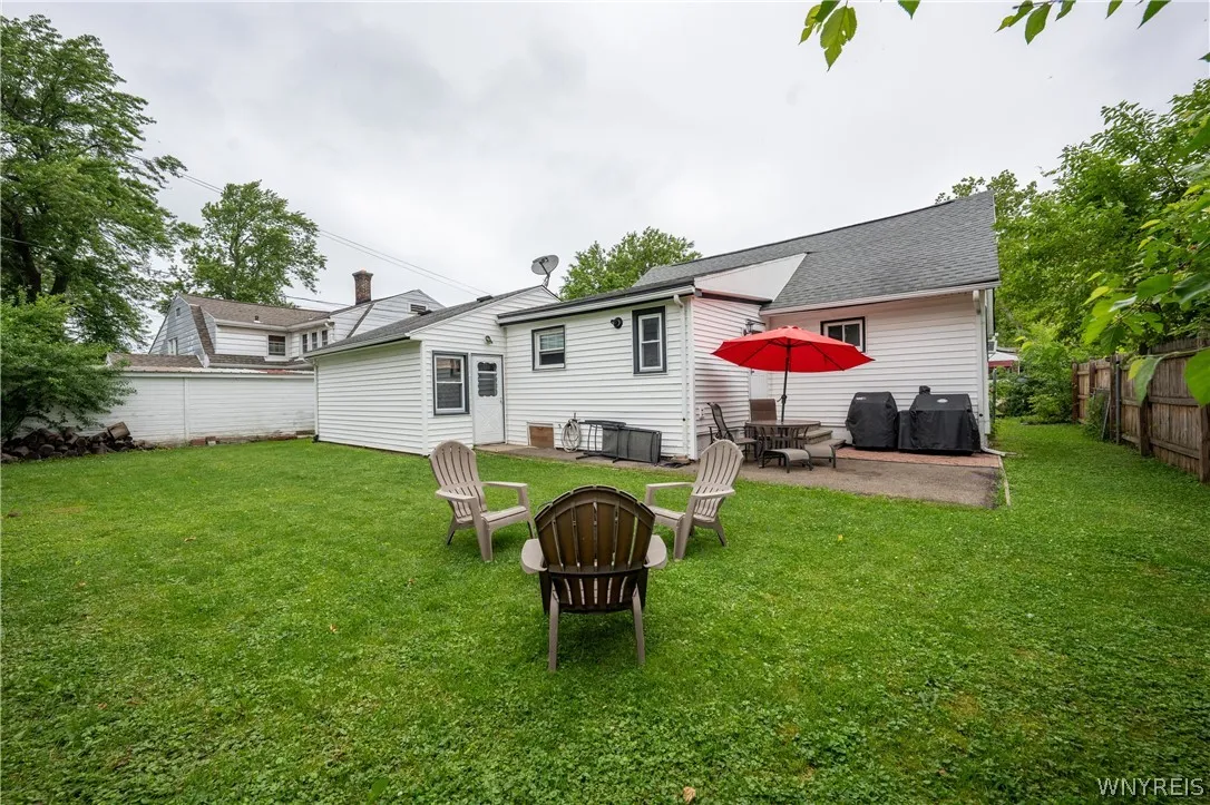 4470 Stratford, Hamburg, New York 14075, Hamburg, New York 14075, 2 Bedrooms Bedrooms, 8 Rooms Rooms,1 BathroomBathrooms,Residential,For Sale,4470 Stratford, Hamburg, New York 14075,0,B1689756