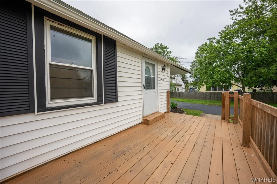 4470 Stratford, Hamburg, New York 14075, Hamburg, New York 14075, 2 Bedrooms Bedrooms, 8 Rooms Rooms,1 BathroomBathrooms,Residential,For Sale,4470 Stratford, Hamburg, New York 14075,0,B1689756
