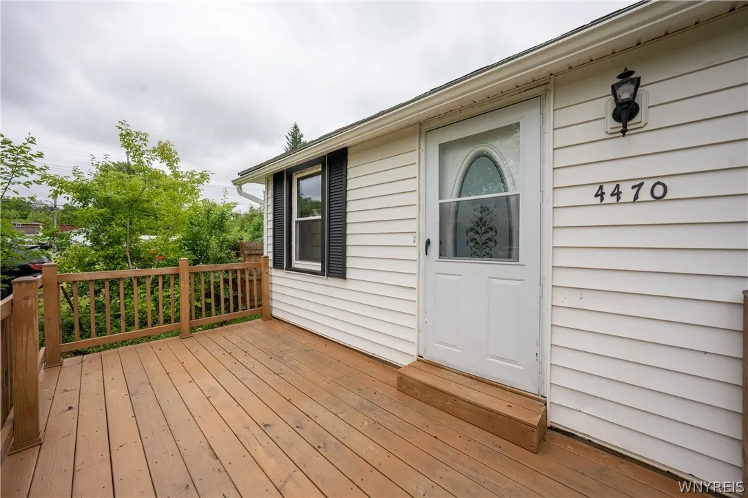 4470 Stratford, Hamburg, New York 14075, Hamburg, New York 14075, 2 Bedrooms Bedrooms, 8 Rooms Rooms,1 BathroomBathrooms,Residential,For Sale,4470 Stratford, Hamburg, New York 14075,0,B1689756