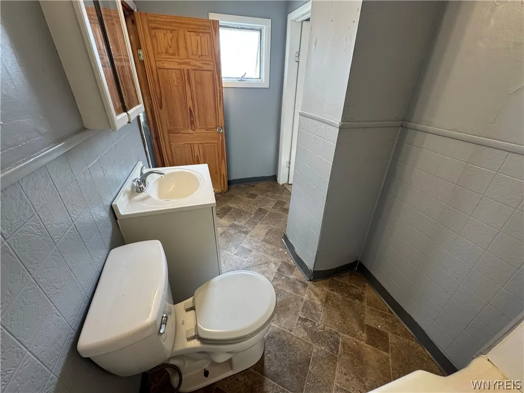 139 Weimar Street, Buffalo, New York 14206, Buffalo, New York 14206, 3 Bedrooms Bedrooms, 8 Rooms Rooms,1 BathroomBathrooms,Residential,For Sale,139 Weimar Street, Buffalo, New York 14206,0,B1691667