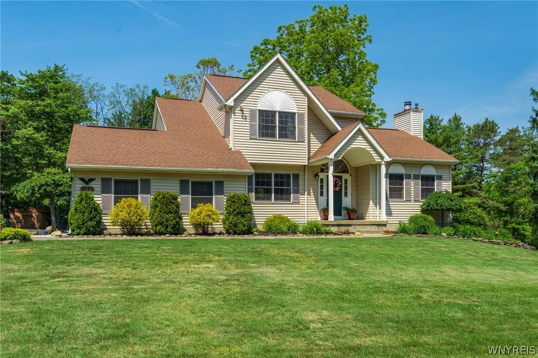 5550 Scherff Road, Orchard Park, New York 14127, Orchard Park, New York 14127, 3 Bedrooms Bedrooms, 7 Rooms Rooms,2 BathroomsBathrooms,Residential,For Sale,5550 Scherff Road, Orchard Park, New York 14127,0,B1691874