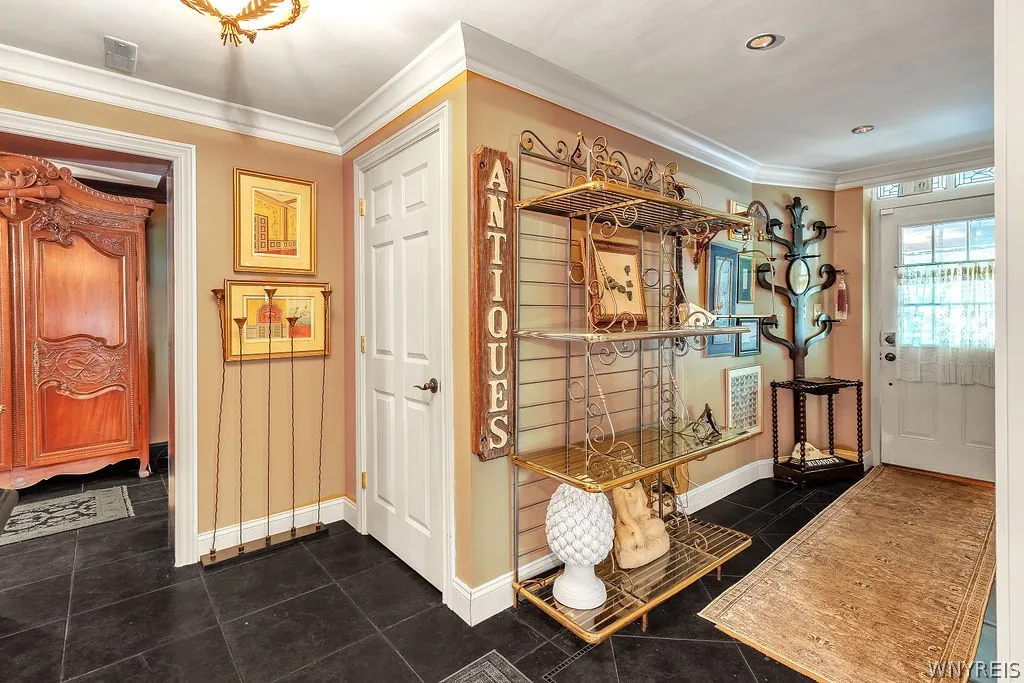 72 N Long St Street, Amherst, New York 14221, Amherst, New York 14221, 3 Bedrooms Bedrooms, ,3 BathroomsBathrooms,Residential,For Sale,72 N Long St Street, Amherst, New York 14221,0,B1691998