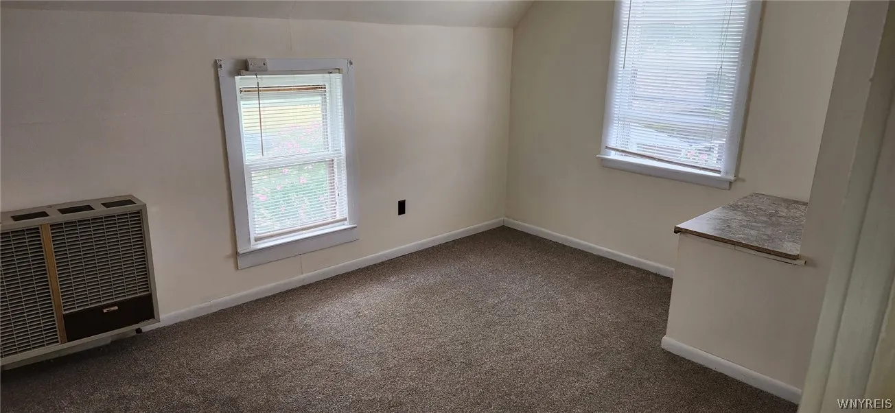 Upper bedroom when vacant