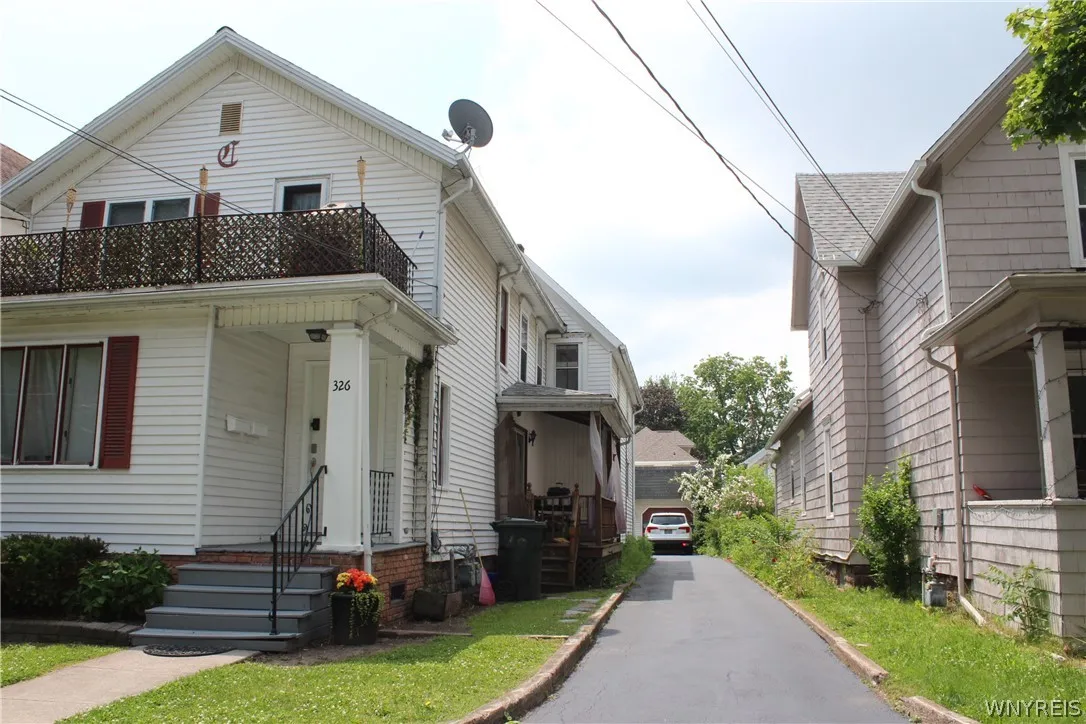 326 Niagara Street, North Tonawanda, New York 1412, North Tonawanda, New York 14120, 6 Bedrooms Bedrooms, ,2 BathroomsBathrooms,Residential,For Sale,326 Niagara Street, North Tonawanda, New York 1412,0,B1691943