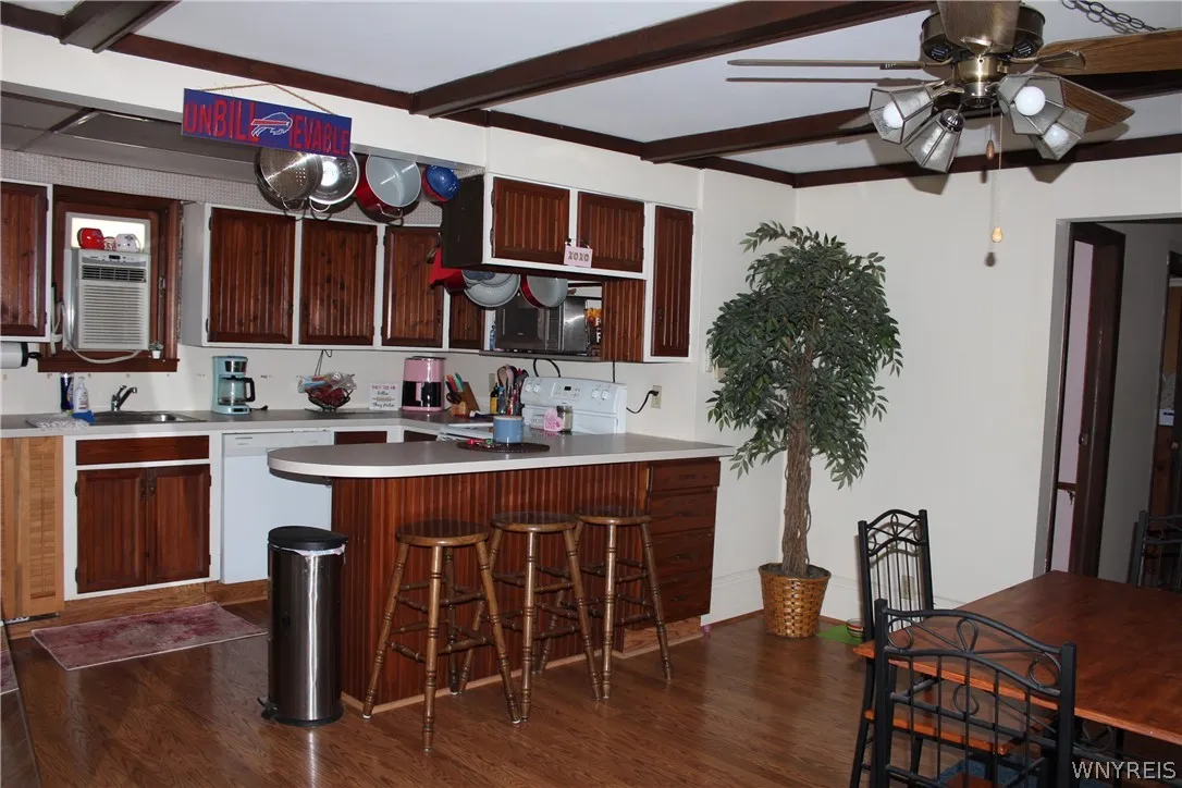 Lower kitchen