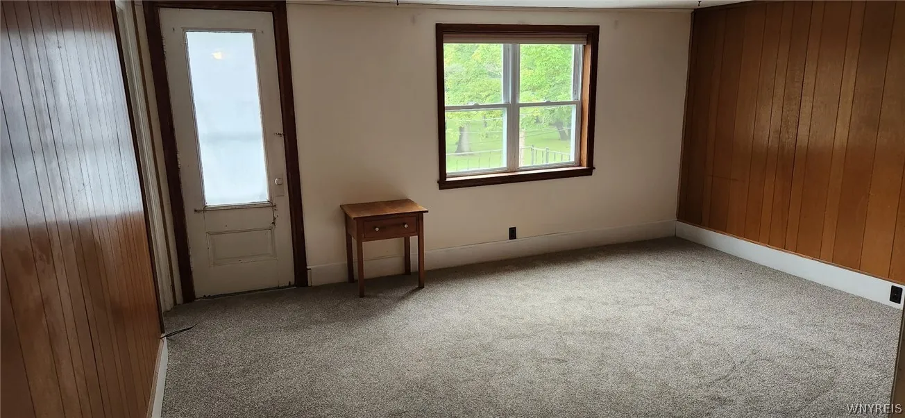 Upper living room when vacant