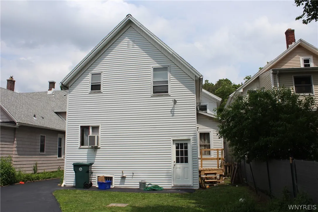 326 Niagara Street, North Tonawanda, New York 1412, North Tonawanda, New York 14120, 6 Bedrooms Bedrooms, ,2 BathroomsBathrooms,Residential,For Sale,326 Niagara Street, North Tonawanda, New York 1412,0,B1691943
