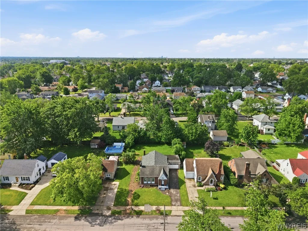 80 Linwood Avenue, Tonawanda, New York 14150, Tonawanda, New York 14150, 3 Bedrooms Bedrooms, 6 Rooms Rooms,1 BathroomBathrooms,Residential,For Sale,80 Linwood Avenue, Tonawanda, New York 14150,0,B1690817