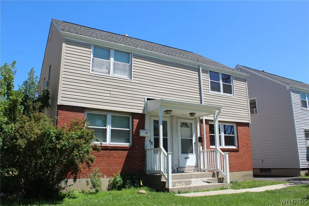 680 Taunton Place 680, Buffalo, New York 14216, Buffalo, New York 14216, 2 Bedrooms Bedrooms, 5 Rooms Rooms,1 BathroomBathrooms,Residential Lease,For Rent,680 Taunton Place 680, Buffalo, New York 14216,0,B1692201