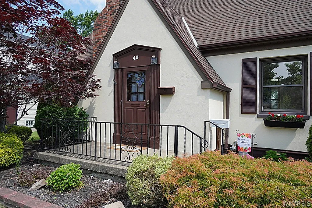 40 Kenton Road, Tonawanda, New York 14217, Tonawanda, New York 14217, 3 Bedrooms Bedrooms, 8 Rooms Rooms,1 BathroomBathrooms,Residential,For Sale,40 Kenton Road, Tonawanda, New York 14217,0,B1692242