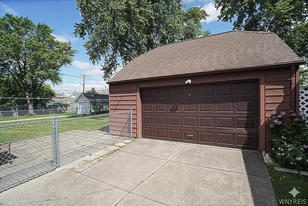 40 Kenton Road, Tonawanda, New York 14217, Tonawanda, New York 14217, 3 Bedrooms Bedrooms, 8 Rooms Rooms,1 BathroomBathrooms,Residential,For Sale,40 Kenton Road, Tonawanda, New York 14217,0,B1692242