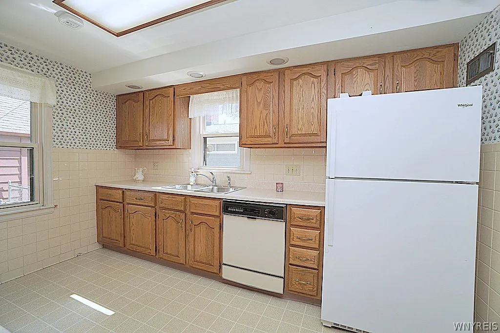 40 Kenton Road, Tonawanda, New York 14217, Tonawanda, New York 14217, 3 Bedrooms Bedrooms, 8 Rooms Rooms,1 BathroomBathrooms,Residential,For Sale,40 Kenton Road, Tonawanda, New York 14217,0,B1692242