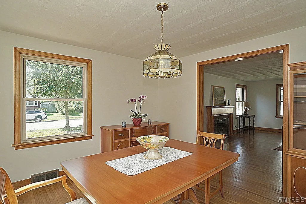 40 Kenton Road, Tonawanda, New York 14217, Tonawanda, New York 14217, 3 Bedrooms Bedrooms, 8 Rooms Rooms,1 BathroomBathrooms,Residential,For Sale,40 Kenton Road, Tonawanda, New York 14217,0,B1692242