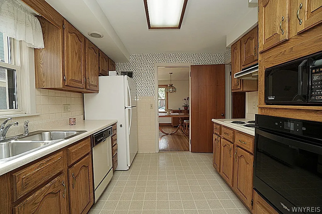 40 Kenton Road, Tonawanda, New York 14217, Tonawanda, New York 14217, 3 Bedrooms Bedrooms, 8 Rooms Rooms,1 BathroomBathrooms,Residential,For Sale,40 Kenton Road, Tonawanda, New York 14217,0,B1692242