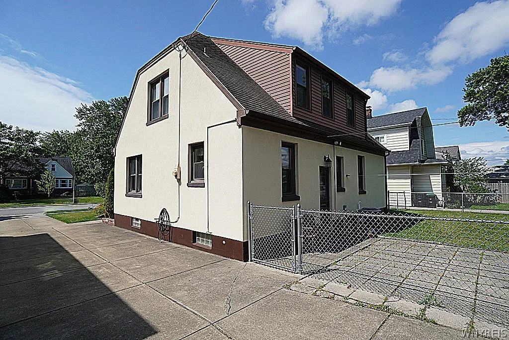 40 Kenton Road, Tonawanda, New York 14217, Tonawanda, New York 14217, 3 Bedrooms Bedrooms, 8 Rooms Rooms,1 BathroomBathrooms,Residential,For Sale,40 Kenton Road, Tonawanda, New York 14217,0,B1692242