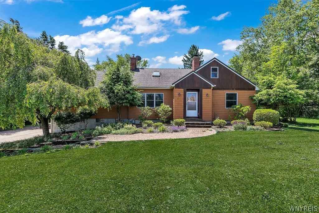 2000 West Blood Road, Elma, New York 14059, Elma, New York 14059, 4 Bedroom Bedrooms, 9 Room Rooms,2 BathroomBathrooms,Residential,Closed,2000 West Blood Road, Elma, New York 14059,0,B1691712